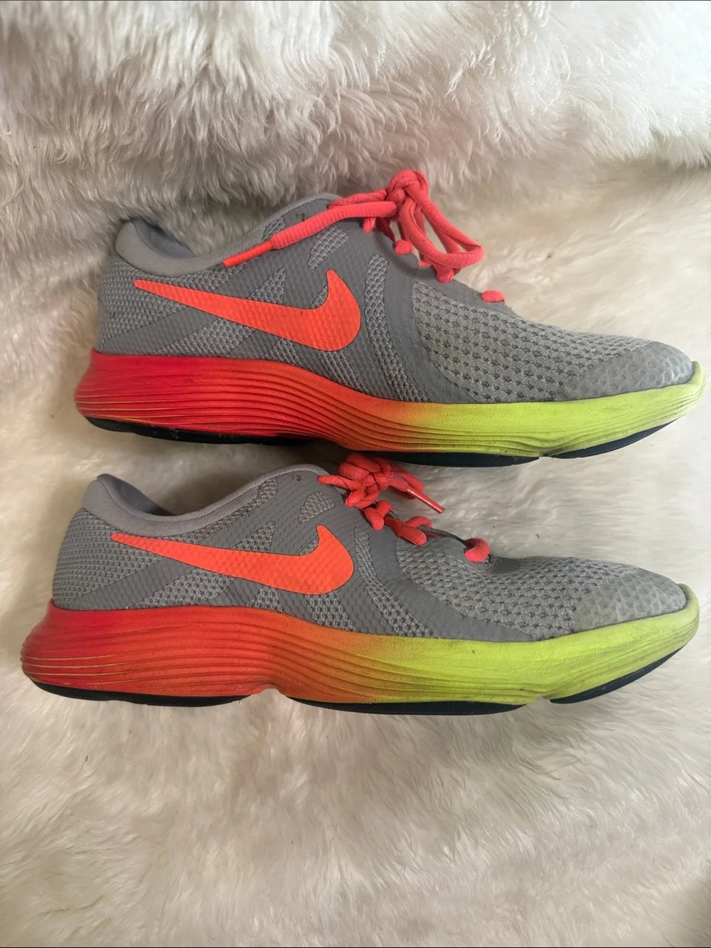 Nike Revolution 4 Running Shoes Gray Neon Coral Lime Girls 6Y Womens 7.5 - Picture 3 of 7